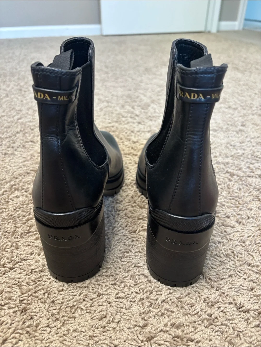 PRADA Chelsea ankle boots women’s 41 black leather high fashion chic - Picture 2 of 12